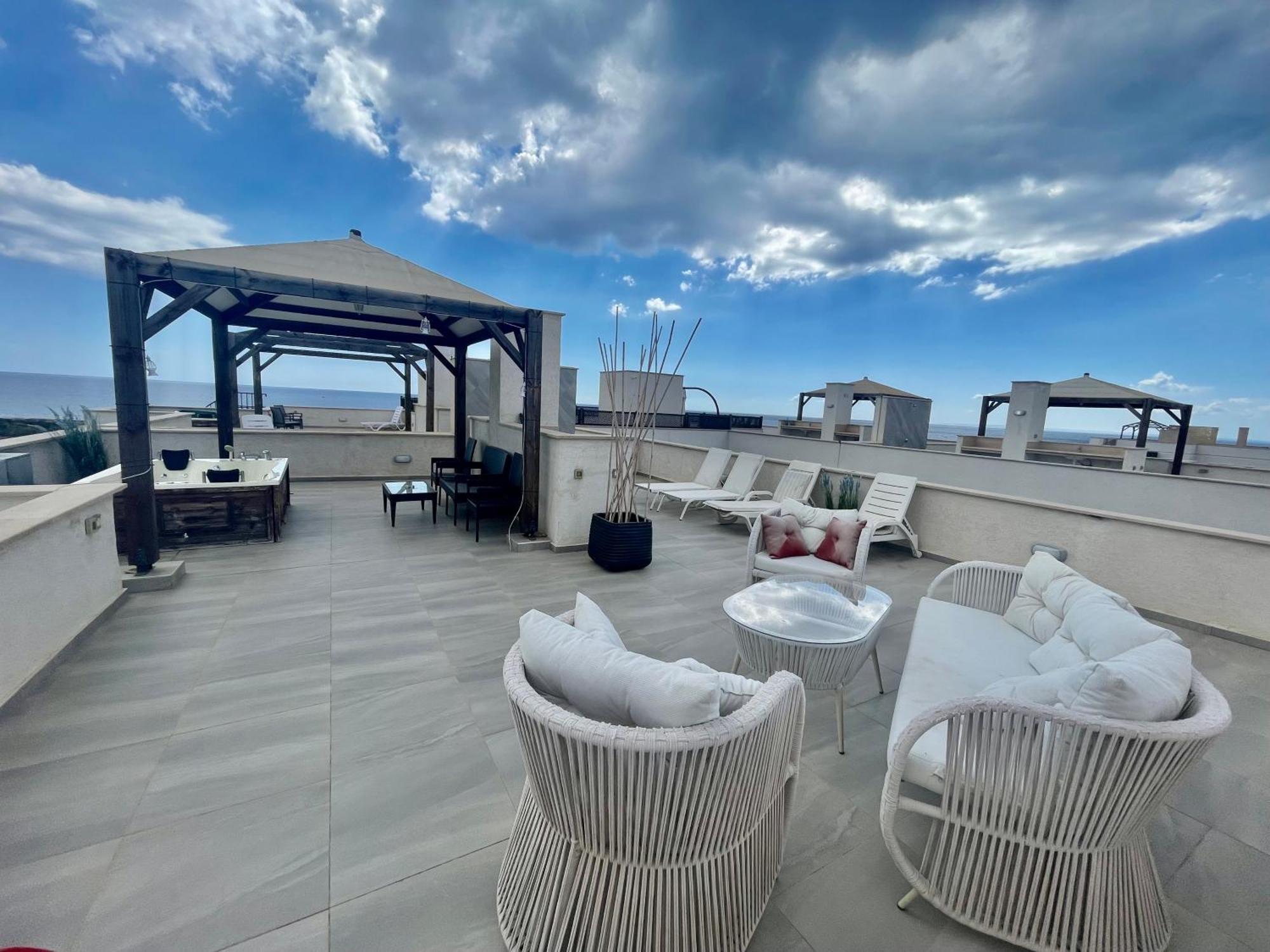 Relaxing Penthouse Suites By The Sea Vokolidha Экстерьер фото